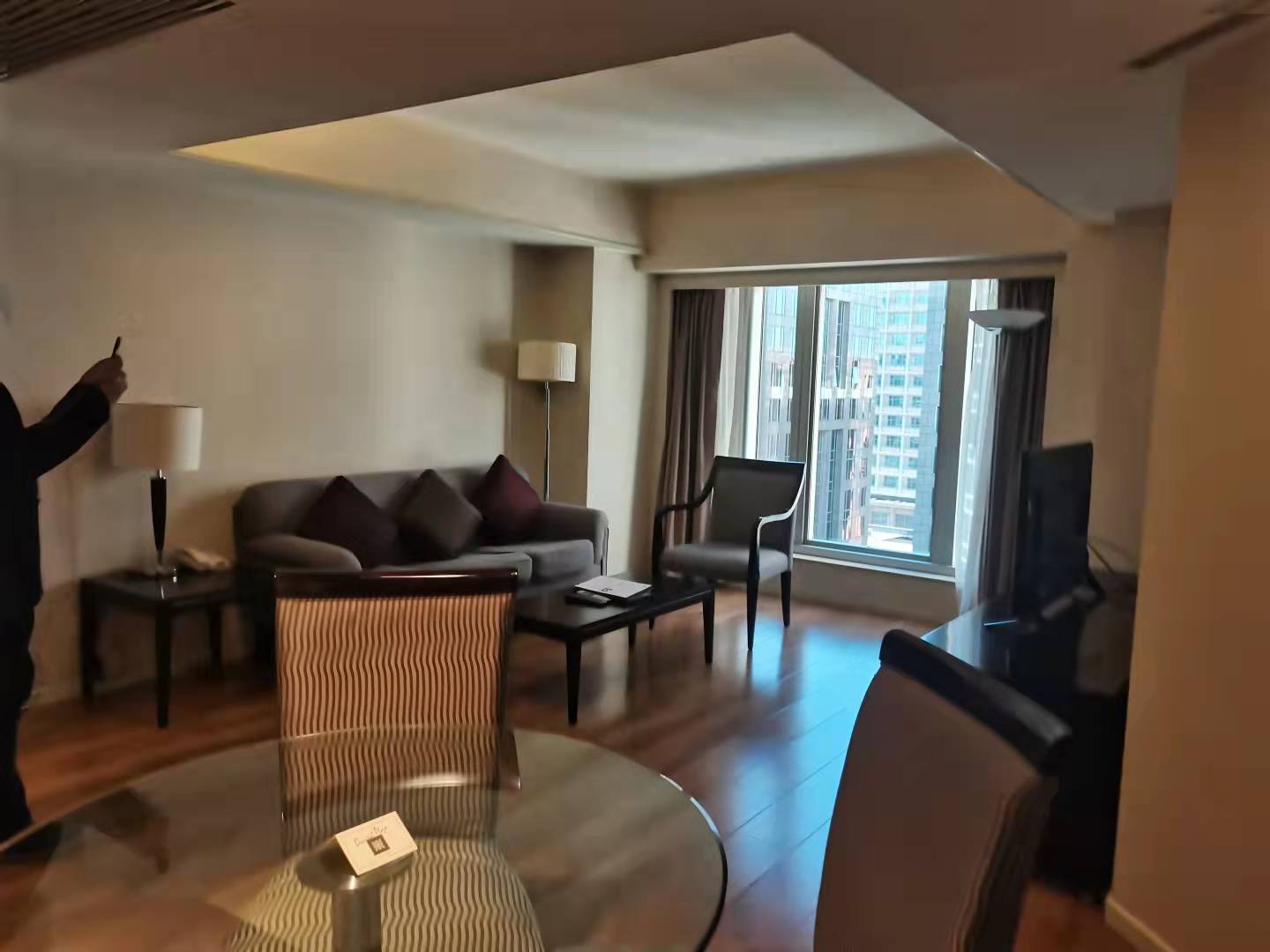 东方豪庭公寓-出租 (17).jpg